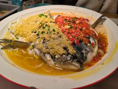 双色剁椒鱼头-荷塘秋月·本帮江浙菜(国权路店)