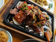 -莲餐厅·湖北菜·潜江小龙虾店(愚园路店)