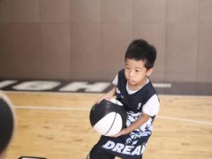 -梦想之巅·青少年篮球·羽毛球·培训中心(西站店)