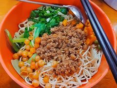 -爆炸头阿姨小四川正宗川味小吃(无任何分店)