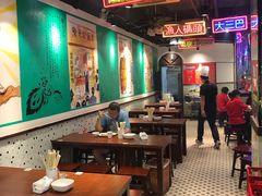 大堂-陈光记烧腊(长寿路店)