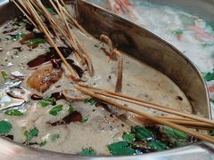 麻辣红锅-袁记串串香(泉水轻轨站店)