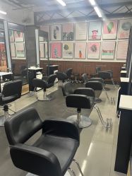 -FRIDAY星期五专业美发沙龙