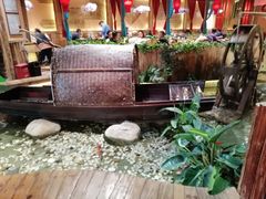 -老滇山寨•云南特色菜•地方菜•民族风情歌舞表演(金碧店)