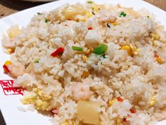 菠萝虾仁蛋炒饭-泰煌鸡·上海白斩鸡·鸡汤面(鹤庆店)