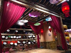 -老滇山寨•云南特色菜•地方菜•民族风情歌舞表演(金碧店)