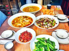 -临界音乐酒馆·小龙虾·江湖菜(华熙LIVE·鱼洞店)