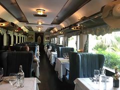 靠窗位-火车头法国西餐厅