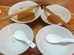 -松树干拌面店