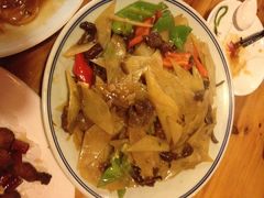 闯关东传统东北菜馆-闯关东东北农家菜(崂山石老人店)