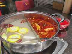 -马路牙子烧烤馄饨酒馆(望京店)