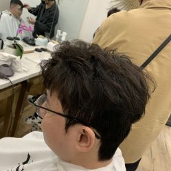 点击看大图 -YESIDO椰岛造型烫发染发