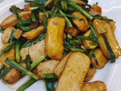 腊肉炒黄豆腐-蔼若春.传承三十年云南菜(金碧公园店)
