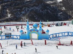 -采薇庄园四季滑雪场