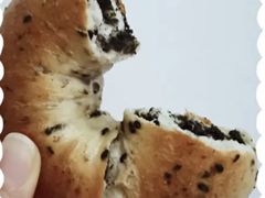 黑芝麻贝果-慢熟面包店bud bread(孩儿巷店)