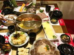 -左庭右院鲜牛肉火锅(金山万达店)