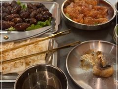 -围炉肉舍•炭烤活鳗•丹东海鲜烤肉(步行街店)