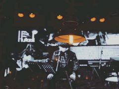 -胡桃里乐队酒馆(鎏嘉码头店)