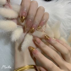 -潮店·虞妃妮轻奢美甲美睫馆