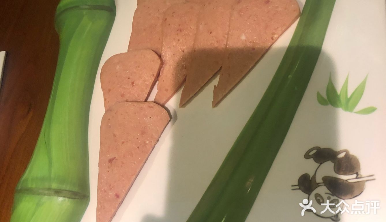 首先我不是第一次来，今天来体验感非常差，锅底我要的魔