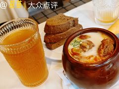 罐焖牛肉-老井俄式餐厅