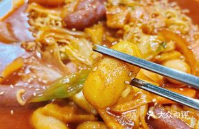 Cheese Rice Cake Stir-Fried Ramen