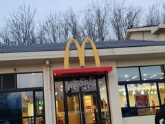 -窦店服务区-停车场