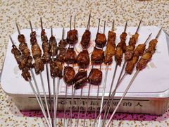 -小董哥烤串·爆汁大油边(故宫店)