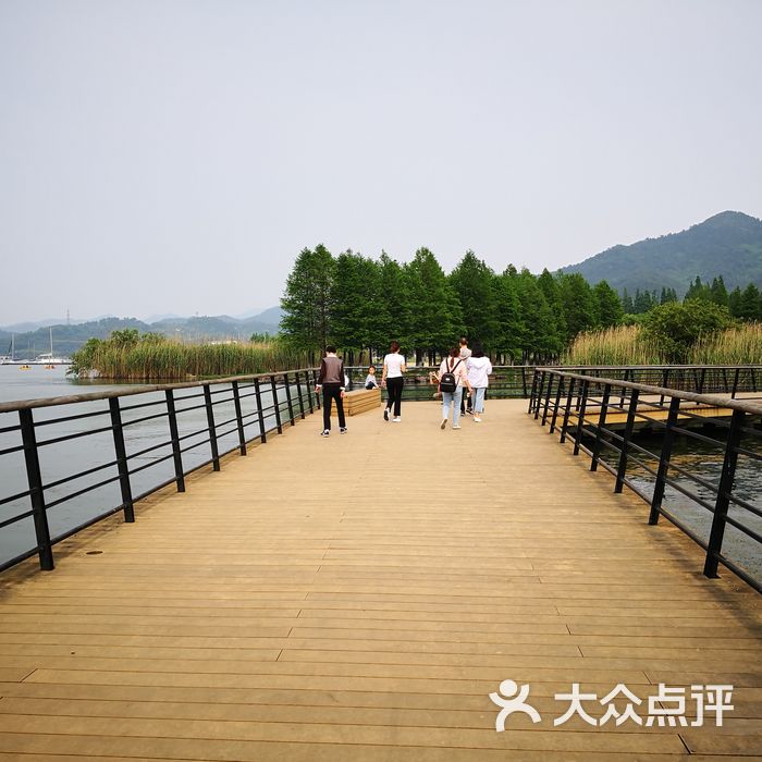 东钱湖阳光沙滩