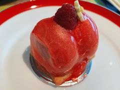 芒果树莓蛋糕-咖啡苑自助餐厅·中国大饭店