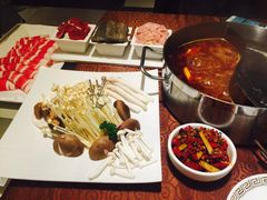-小天鹅火锅·一线江景洪鼎旗舰店(洪崖洞店)