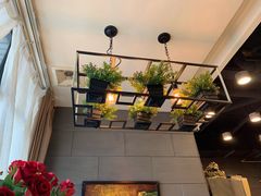 -愉肴麻辣香锅(中山路店)