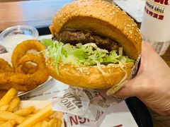 -The Habit Burger Grill 哈比特汉堡(世博店)