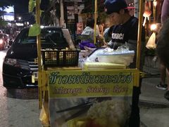 -芒果糯米饭摊子