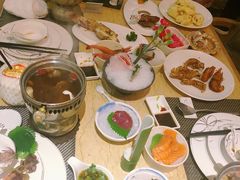 -雍和会海鲜姿造自助(湖东路店)