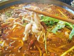 -鸿顺老铁锅美蛙鱼府(解放碑店)