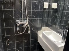 -魔方公寓(碧云国际店)