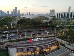 -东方体育中心(地铁站)