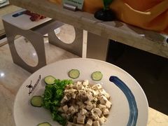香椿豆腐-天伦松鹤大饭店·欣妮咖啡