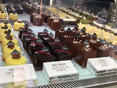 -UNI UNI(环亚凯瑟琳店)