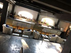 -穹六人间 people 6(岳阳路店)