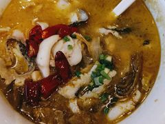 -渝是乎酸菜鱼·川渝小炒(新世界百货望京店)