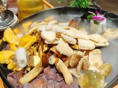 -一朵菌·野生菌探索家火锅(南亚店)