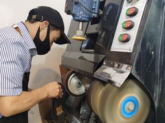 -爱革·洗衣改衣·洗鞋修鞋·洗包修包·奢侈品护理(宝地广场店)