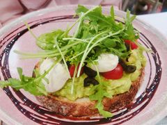 -FLOVIE FLORIST CAFE