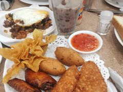 招牌小食拼盘-喜莲咖啡