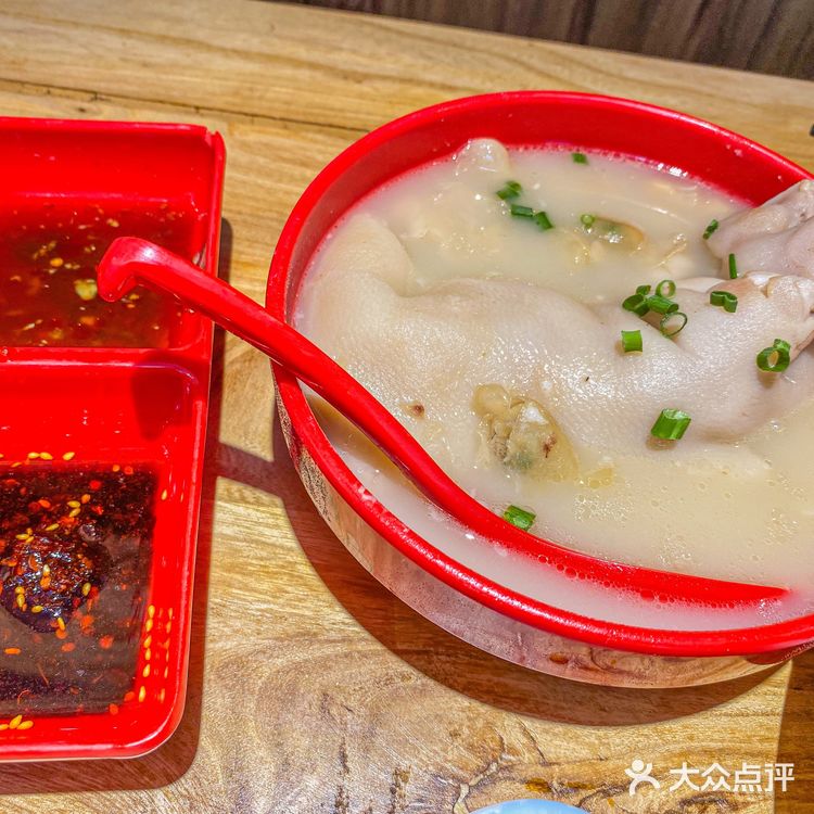 成都探店 | 王婆婆老妈蹄花