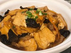 -梓檚中餐厅湖北菜小龙虾武昌鱼排骨藕汤(黄鹤楼店)