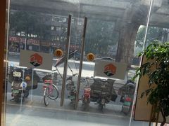 -宸玥酒店(成都西南财大地铁站店)