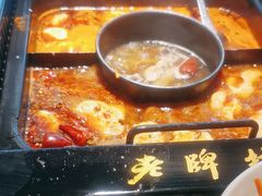-老牌坊云南鱼豆花火锅(哈西万达店)